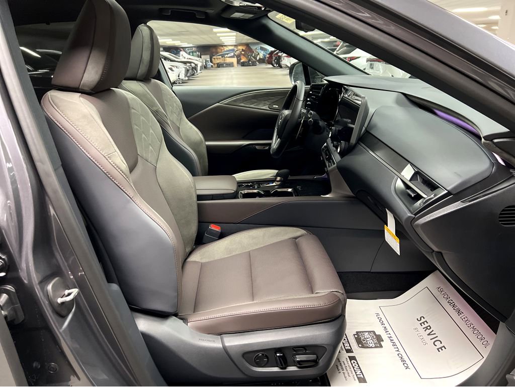 New 2026 Lexus RX 450h 450h+ Luxury image 33