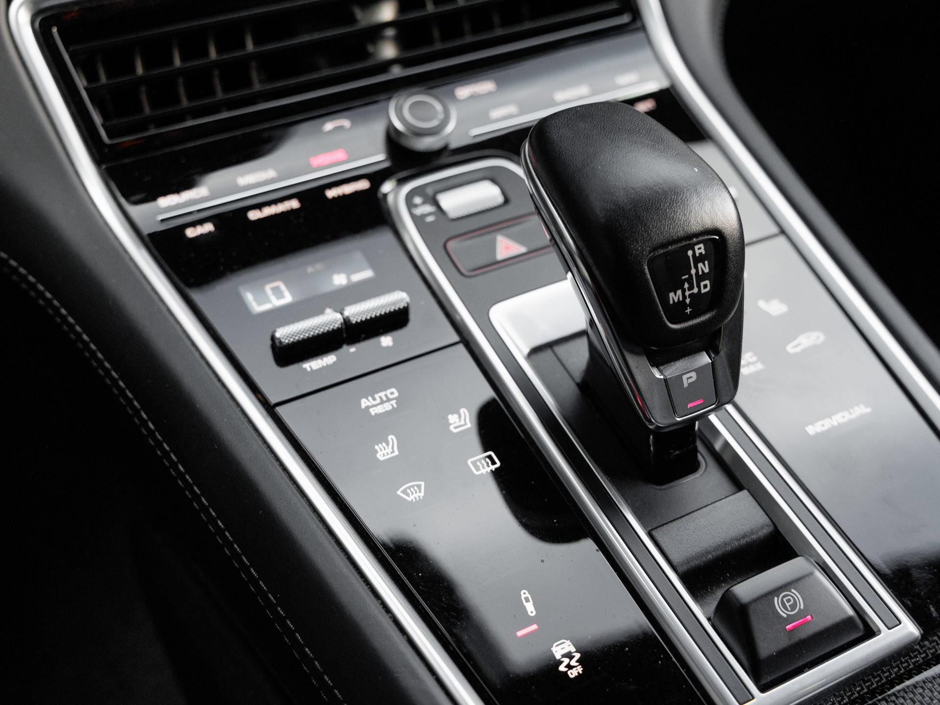 Certified 2018 Porsche Panamera Turbo S AWD/4WD image 23