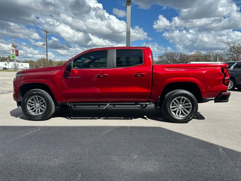 Used 2024 Chevrolet Colorado LT w/ LT Convenience Package II RWD image 2