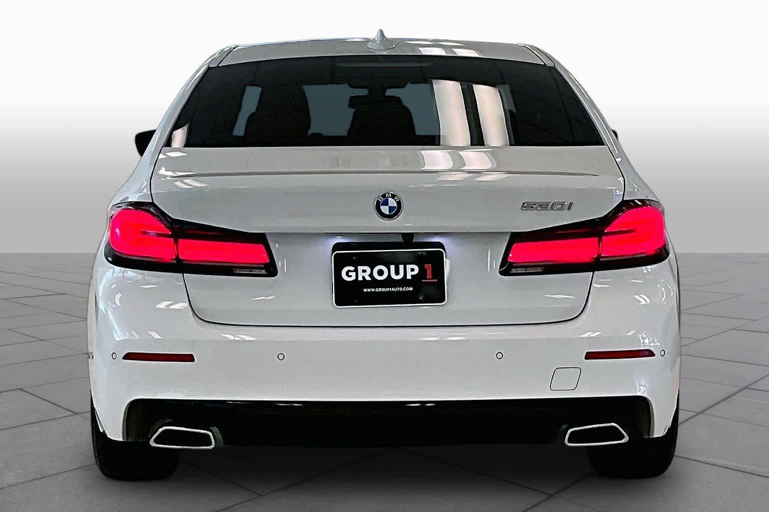 Used 2023 BMW 530i w/ Premium Package RWD image 4