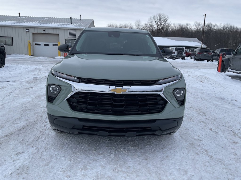 Used 2025 Chevrolet TrailBlazer LS w/ LS Convenience Package image 2