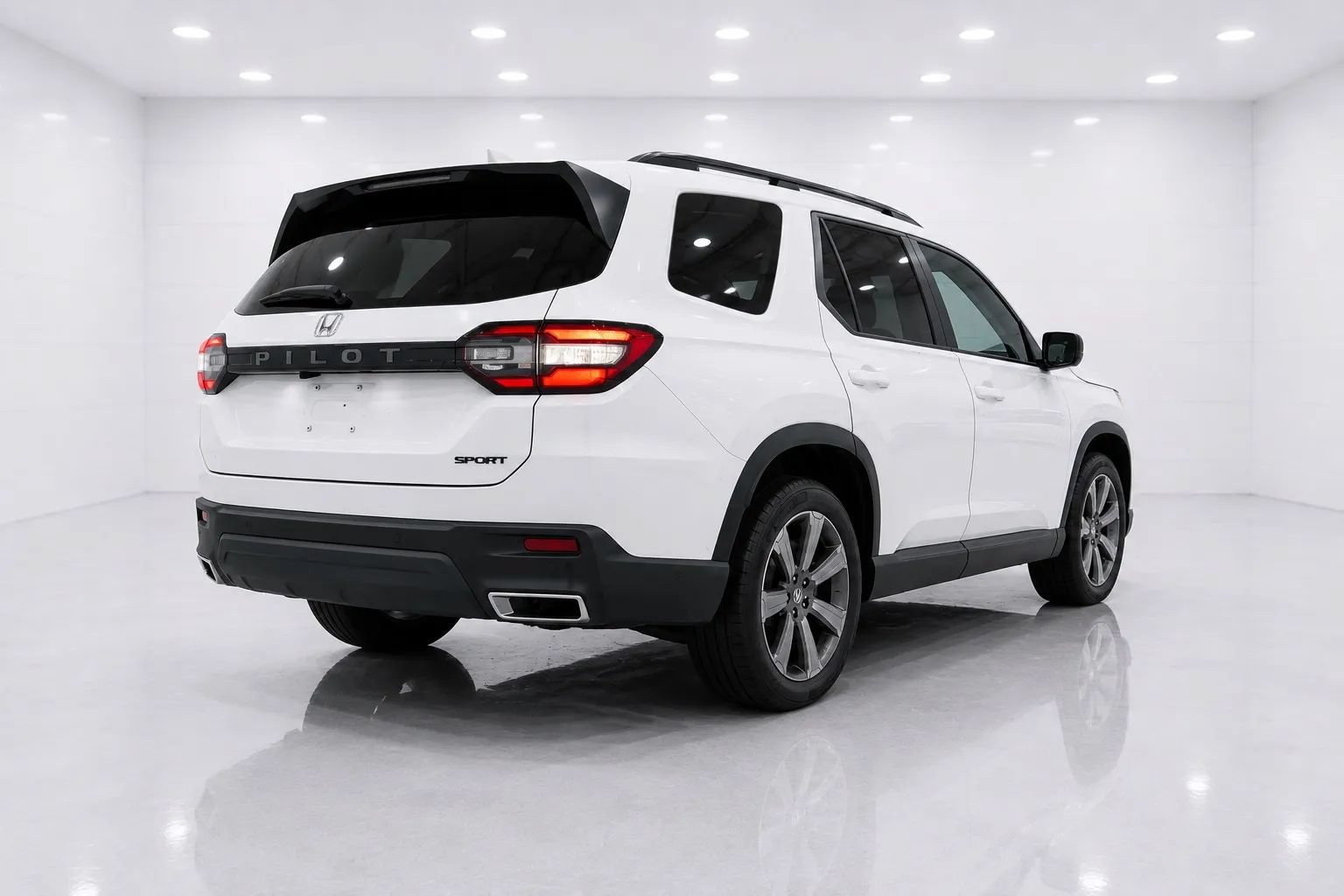 Used 2025 Honda Pilot Sport image 5