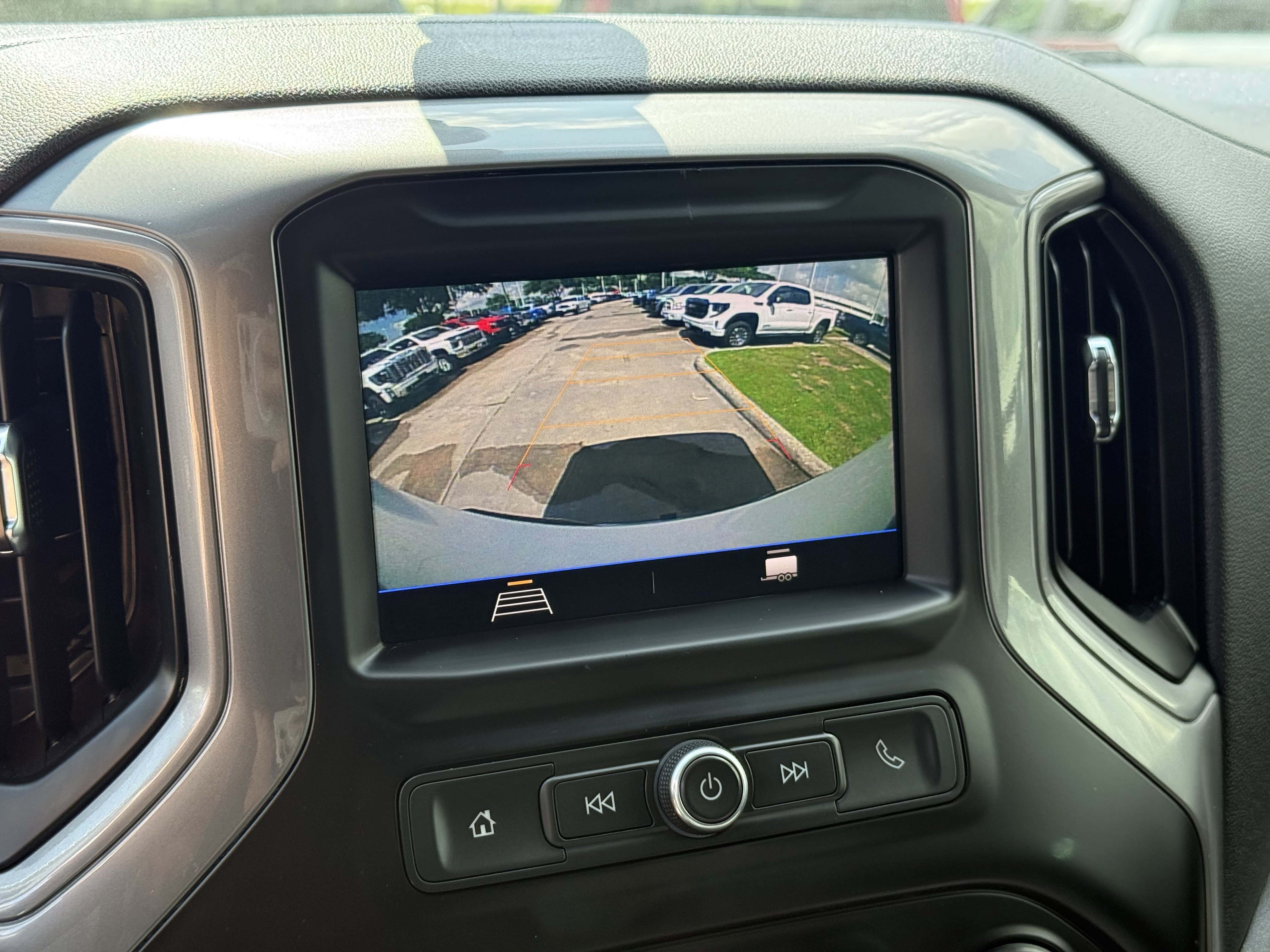 Used 2020 Chevrolet Silverado 1500 Custom w/ Custom Max Trailering Package AWD/4WD image 20
