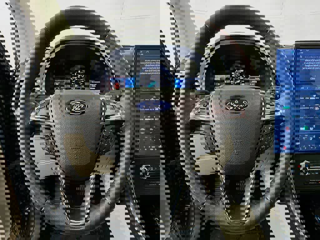 Certified 2024 Ford Edge Titanium image 16