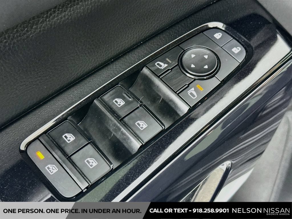 Used 2022 Nissan Pathfinder S FWD image 17
