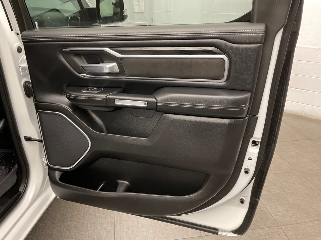Used 2024 RAM 1500 Laramie AWD/4WD image 32