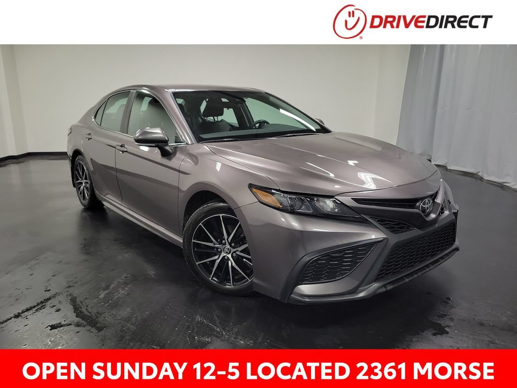 Used 2024 Toyota Camry SE AWD/4WD image 1