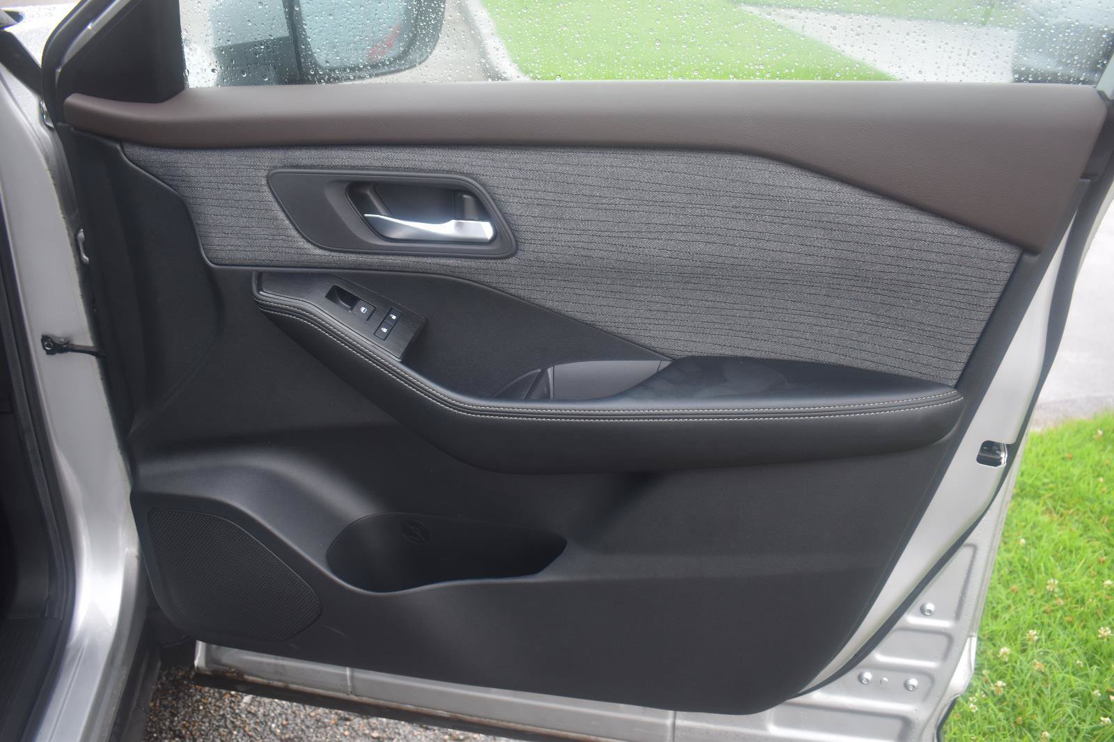 Used 2023 Nissan Rogue SV FWD image 57
