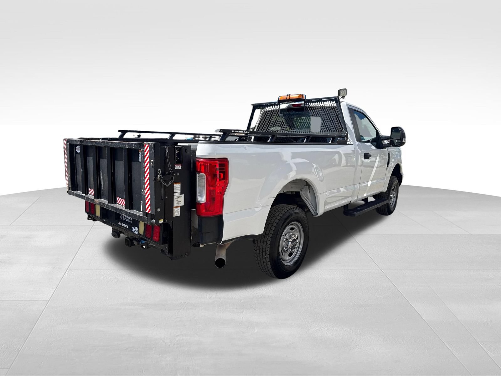 Used 2018 Ford F250 XL w/ Power Equipment Group AWD/4WD image 5