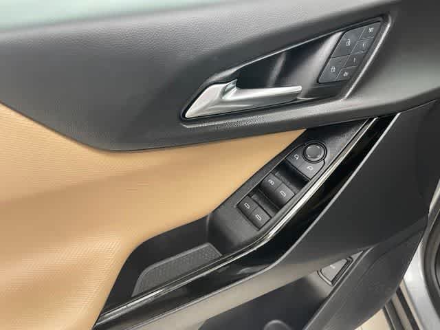 Certified 2025 Chevrolet Equinox ACTIV w/ Safety and Technology Package AWD/4WD image 12