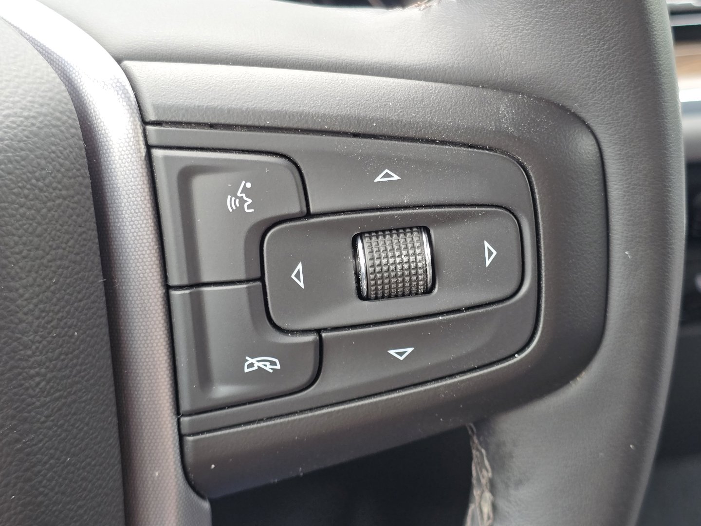 Used 2023 GMC Sierra 1500 Elevation AWD/4WD image 12