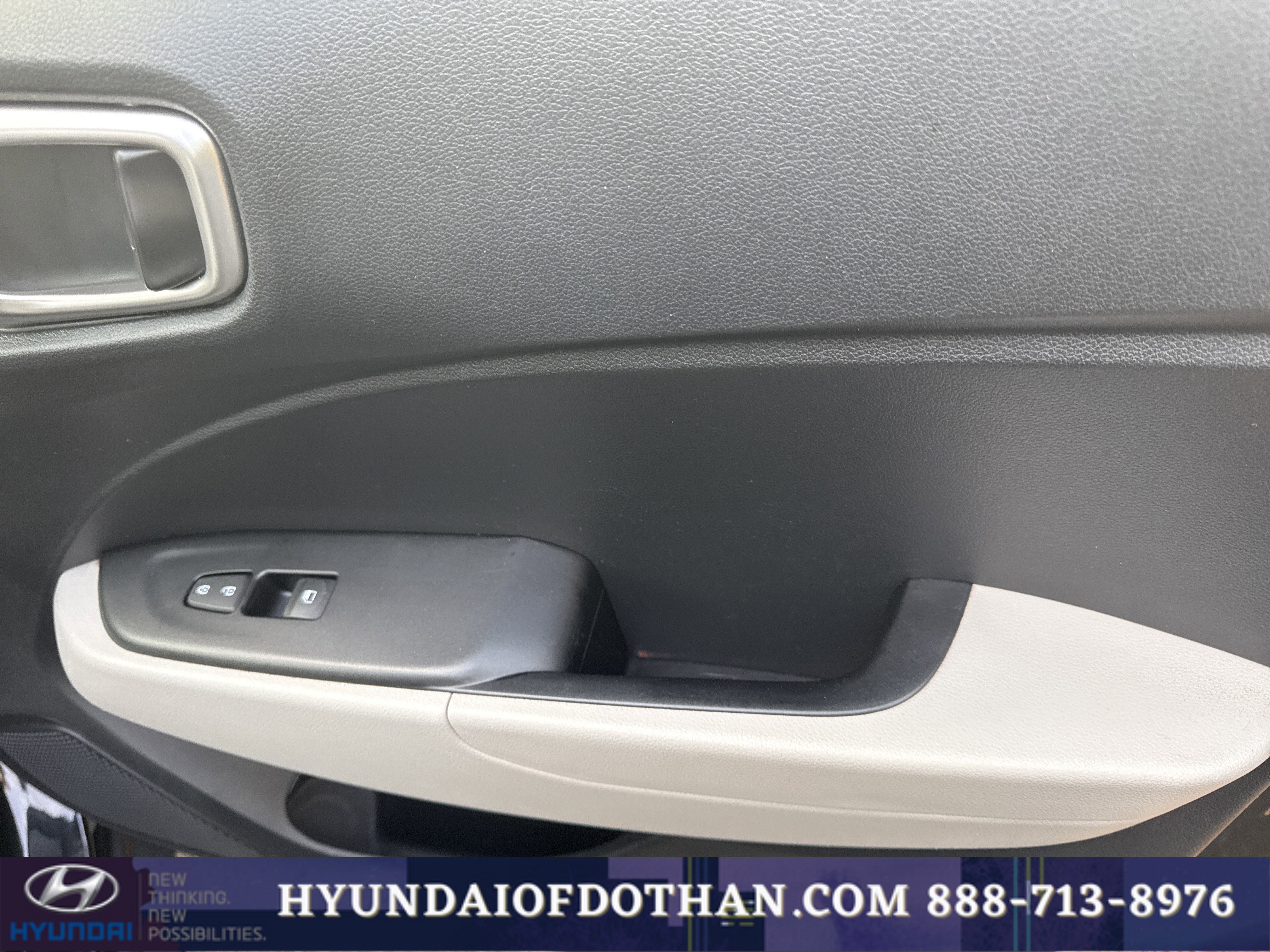 Certified 2023 Hyundai Venue SEL image 17