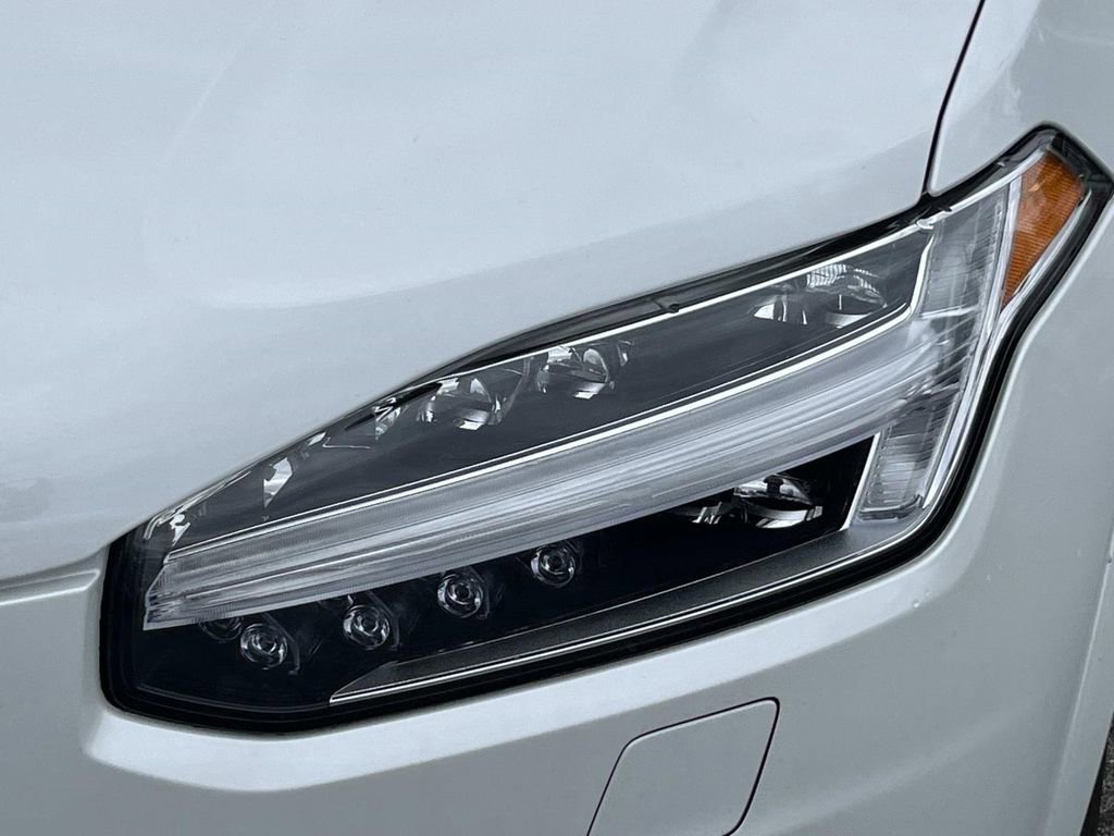 Used 2024 Volvo XC90 T8 Plus w/ Protection Package Premier image 9