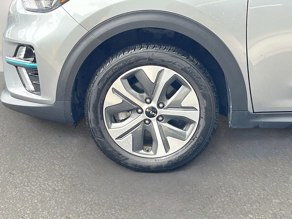 Used 2022 Kia Niro EX image 29