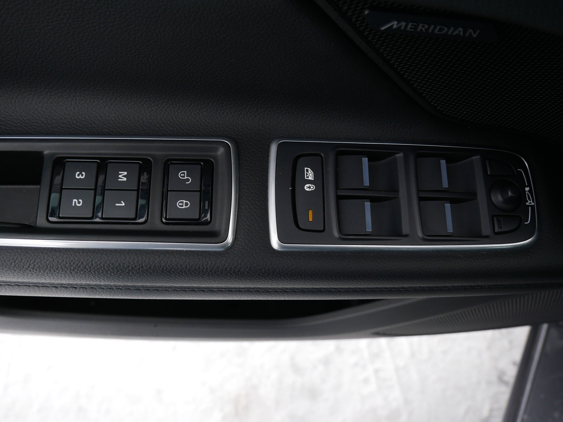 Used 2020 Jaguar XF Prestige image 20