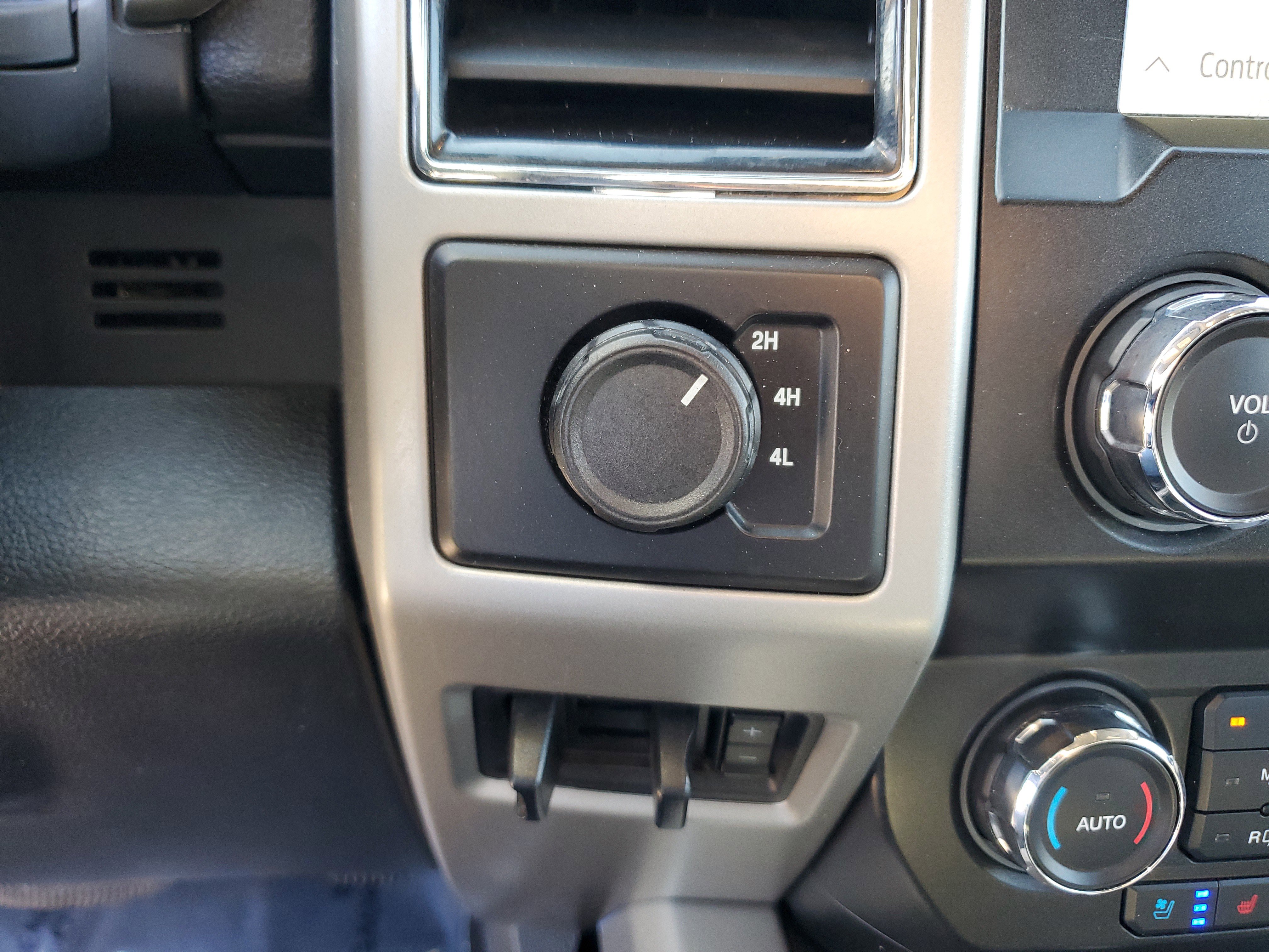 Used 2021 Ford F250 Lariat w/ Lariat Value Package image 23