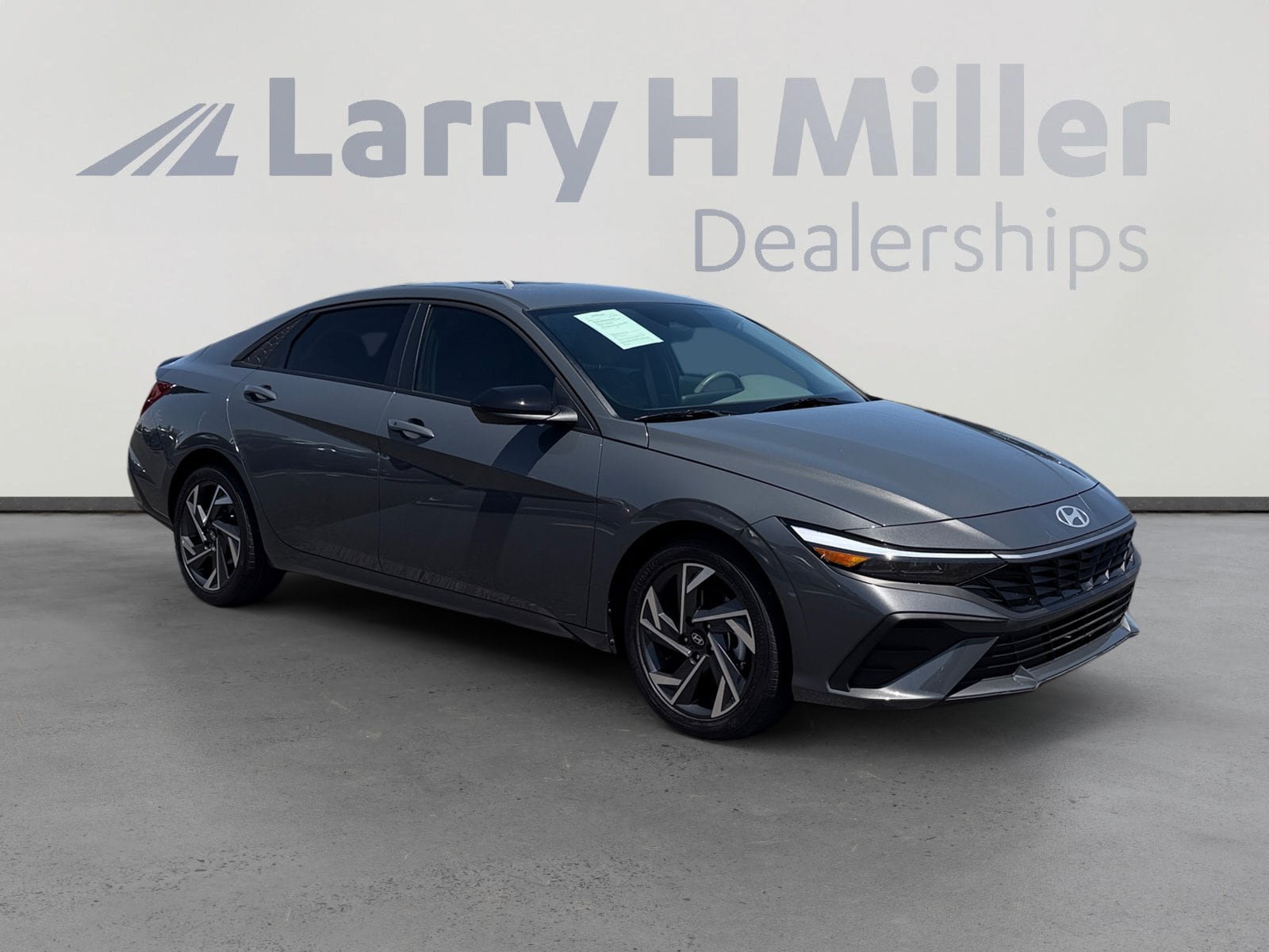 Certified 2025 Hyundai Elantra Sport FWD image 8