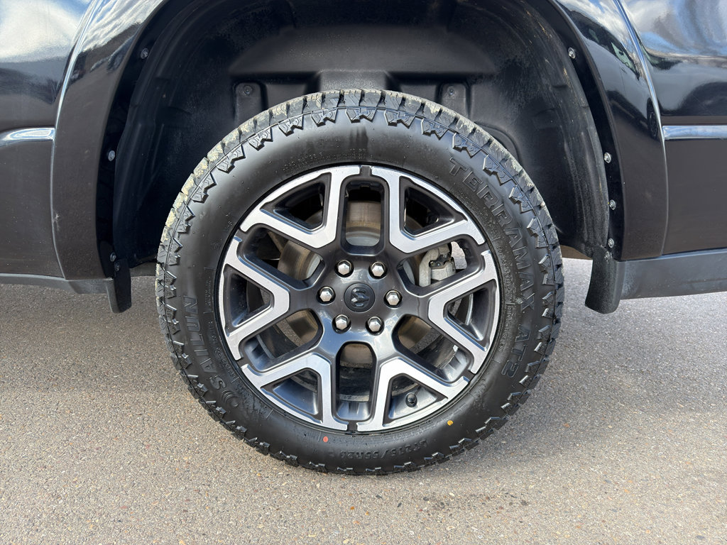 Used 2025 RAM 1500 Laramie AWD/4WD image 32