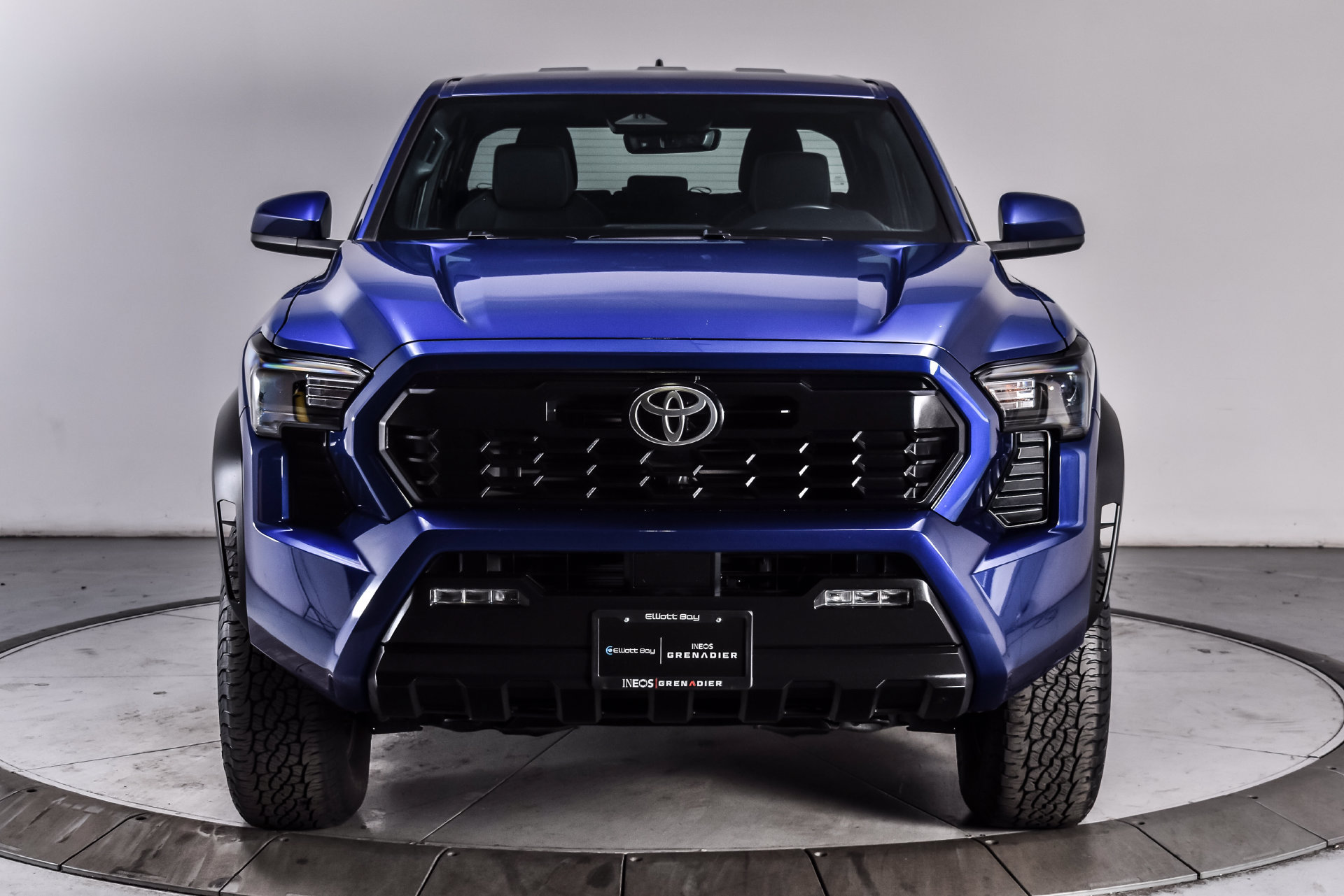 Used 2024 Toyota Tacoma TRD Off-Road AWD/4WD image 2