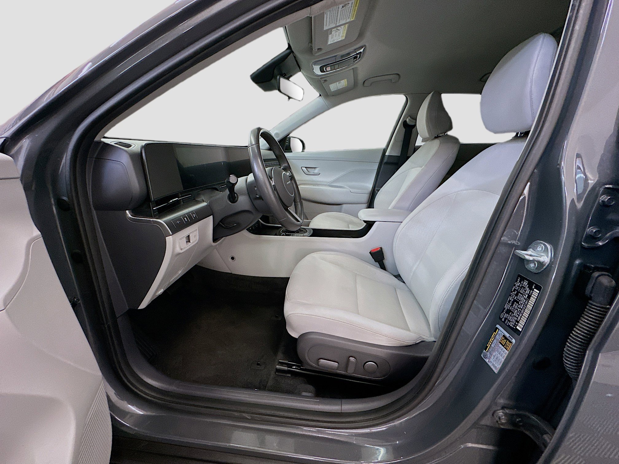 Used 2025 Hyundai Kona SEL image 13