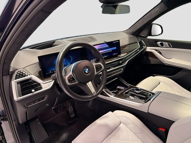 Used 2025 BMW X7 xDrive40i w/ Executive Package image 9