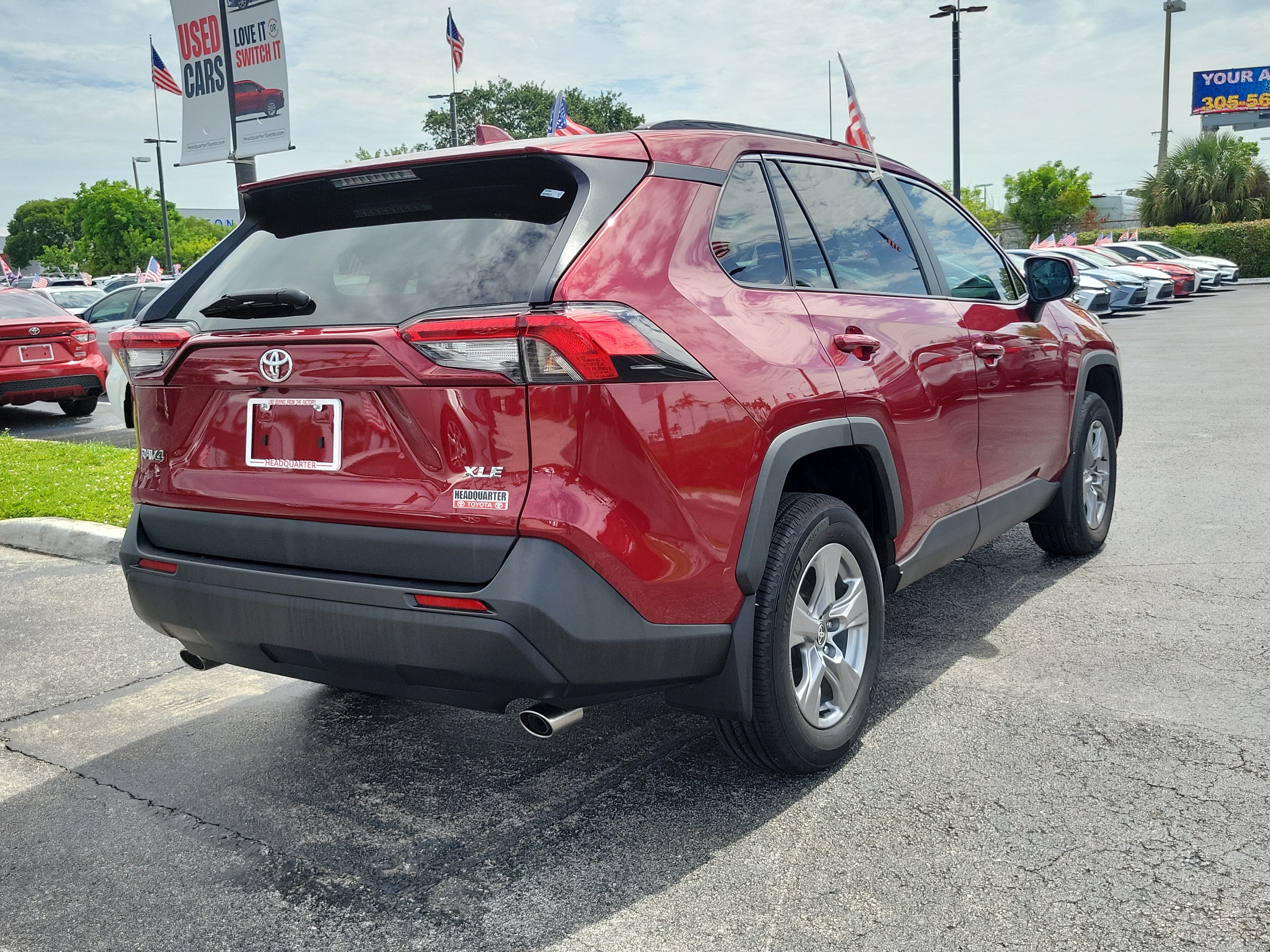 Used 2025 Toyota RAV4 XLE w/ Convenience Package FWD image 11