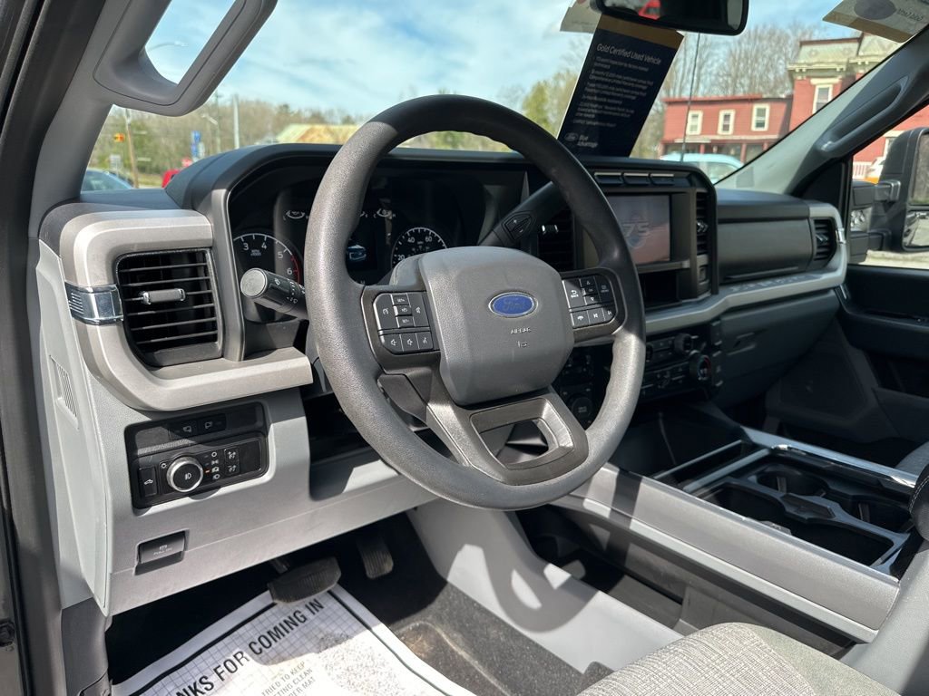 Used 2023 Ford F250 XLT w/ Snow Plow/Camper Package image 12