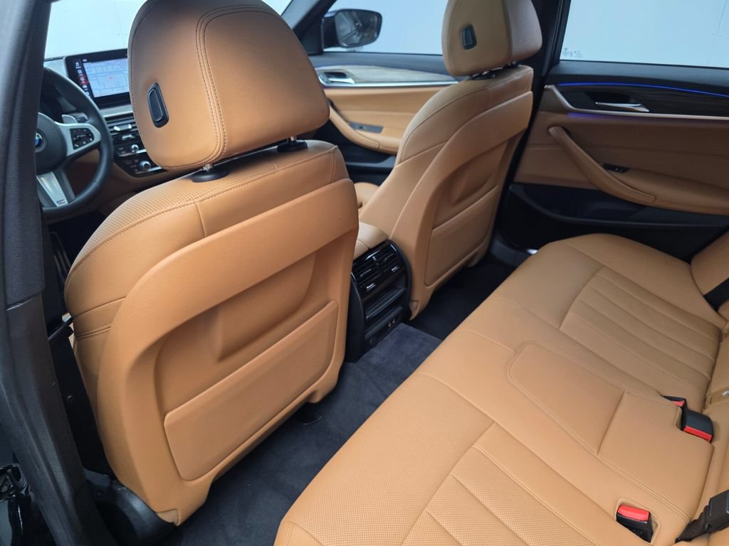 Used 2021 BMW 530i w/ M Sport Package RWD image 15