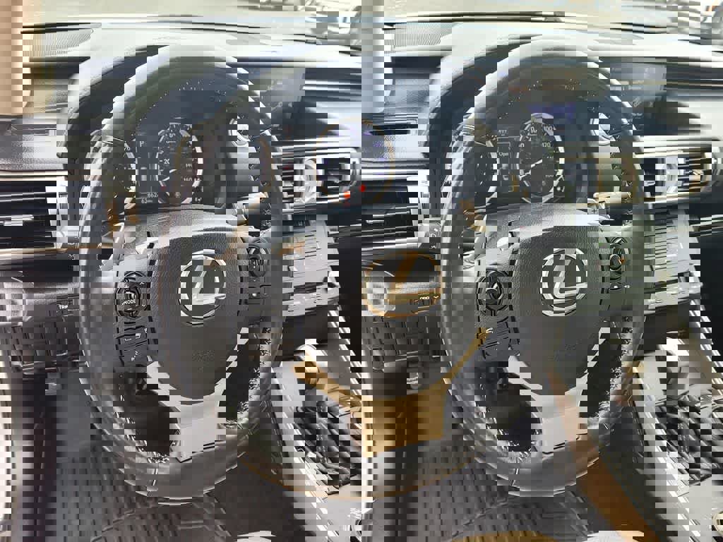 Used 2015 Lexus IS 250 image 9