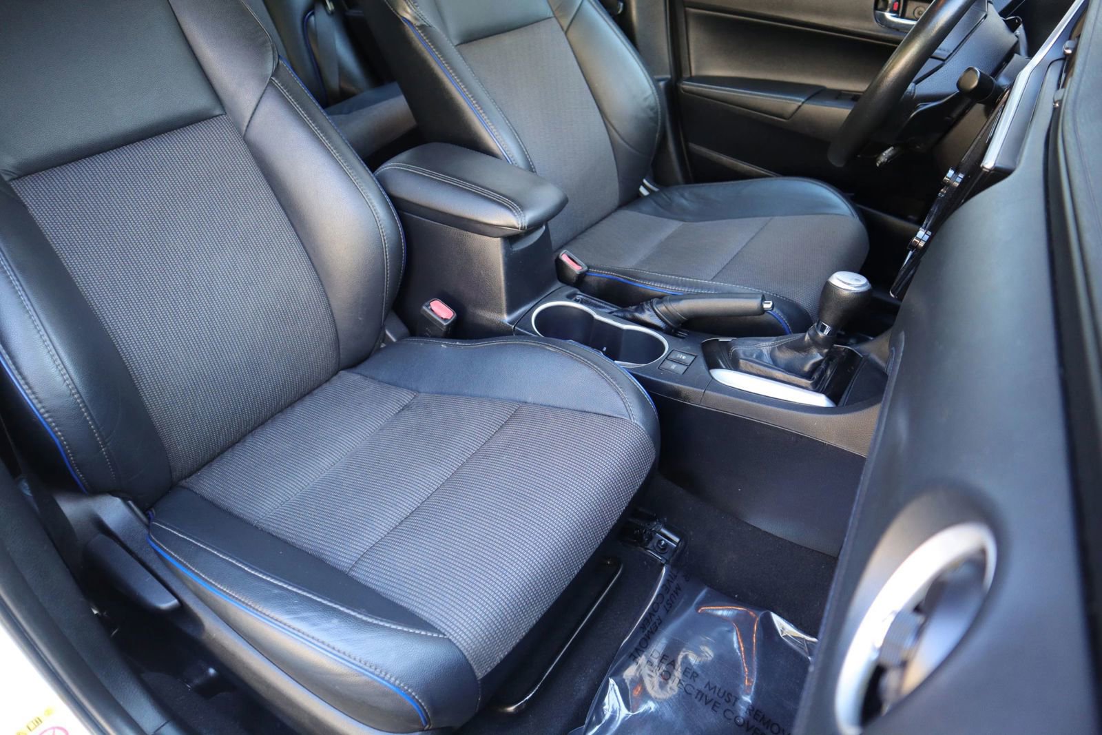 Used 2018 Toyota Corolla SE w/ SE Premium Package FWD image 31