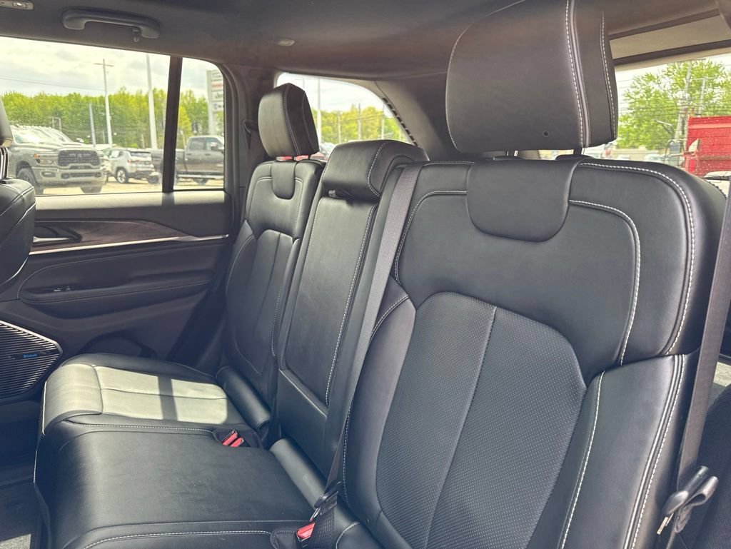 Used 2022 Jeep Grand Cherokee Overland AWD/4WD image 92
