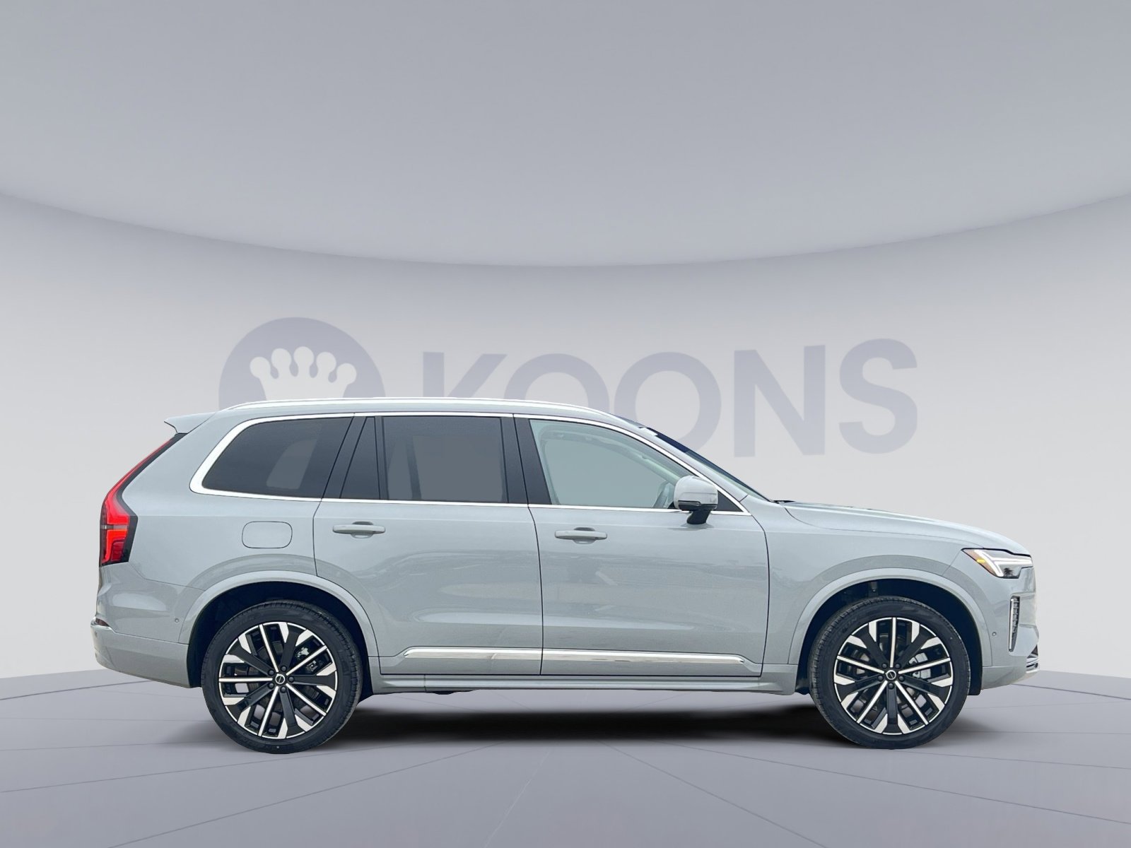 New 2026 Volvo XC90 B6 Plus w/ Protection Package Premier image 8