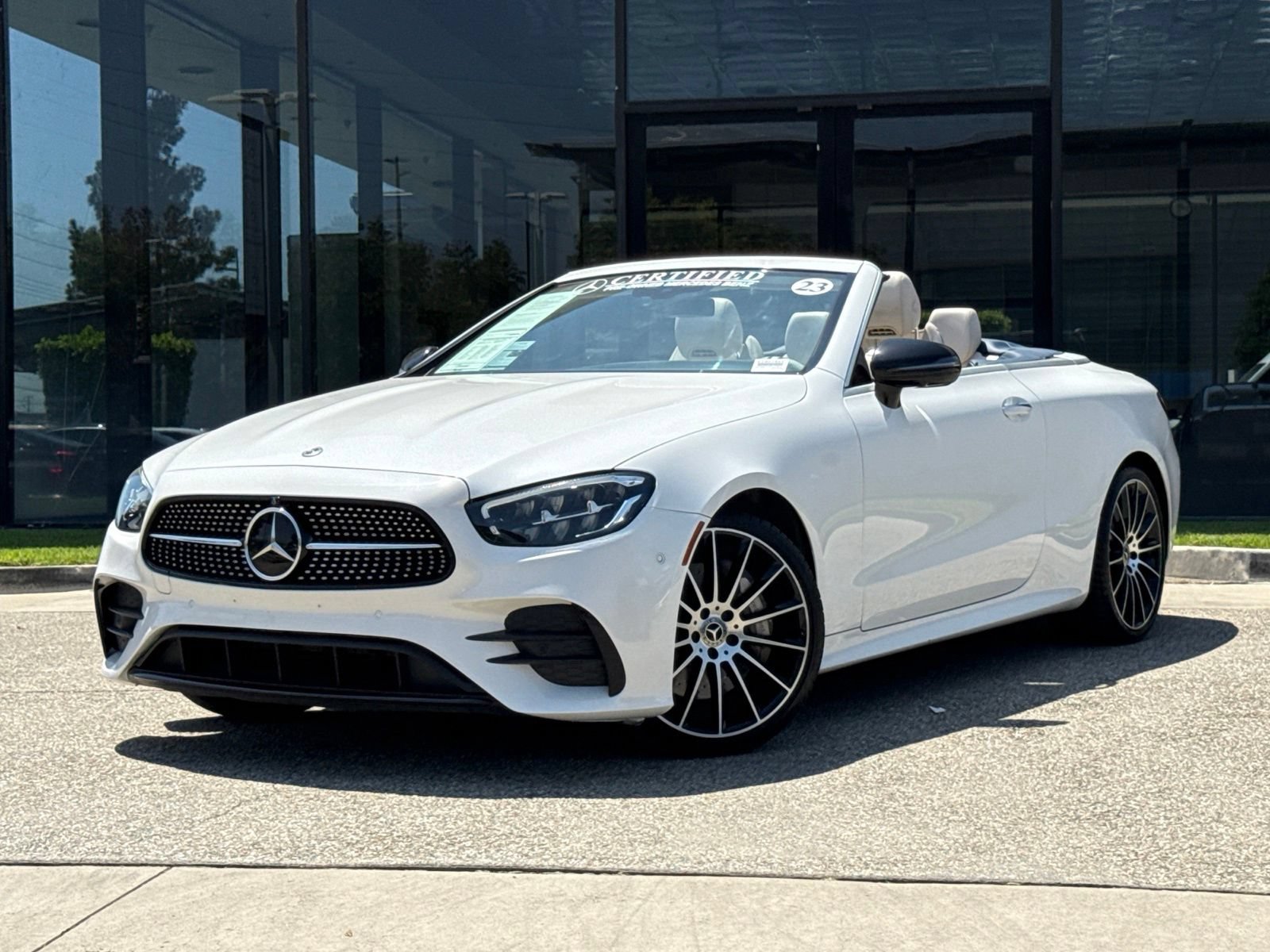 Used 2023 Mercedes-Benz E 450 Cabriolet image 2