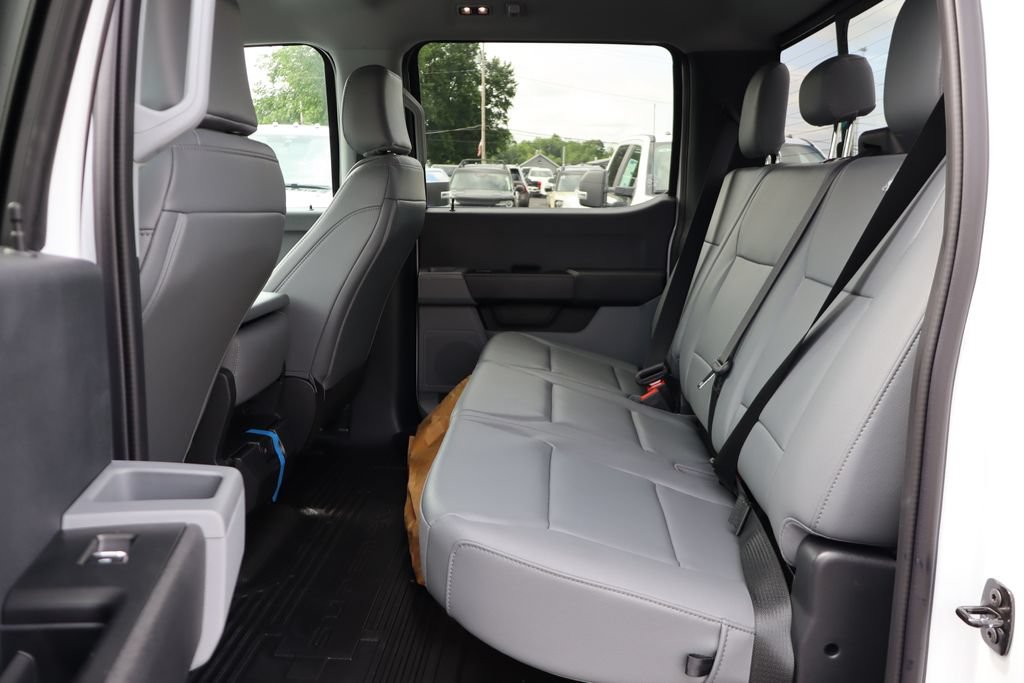 Used 2025 Ford F550 4x4 Crew Cab Super Duty image 9