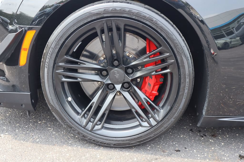 Used 2022 Chevrolet Camaro ZL1 RWD image 32