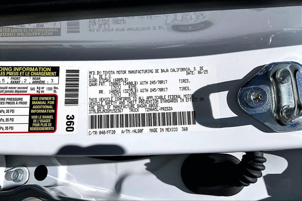 Certified 2025 Toyota Tacoma SR5 w/ SR5 Upgrade Package AWD/4WD image 20