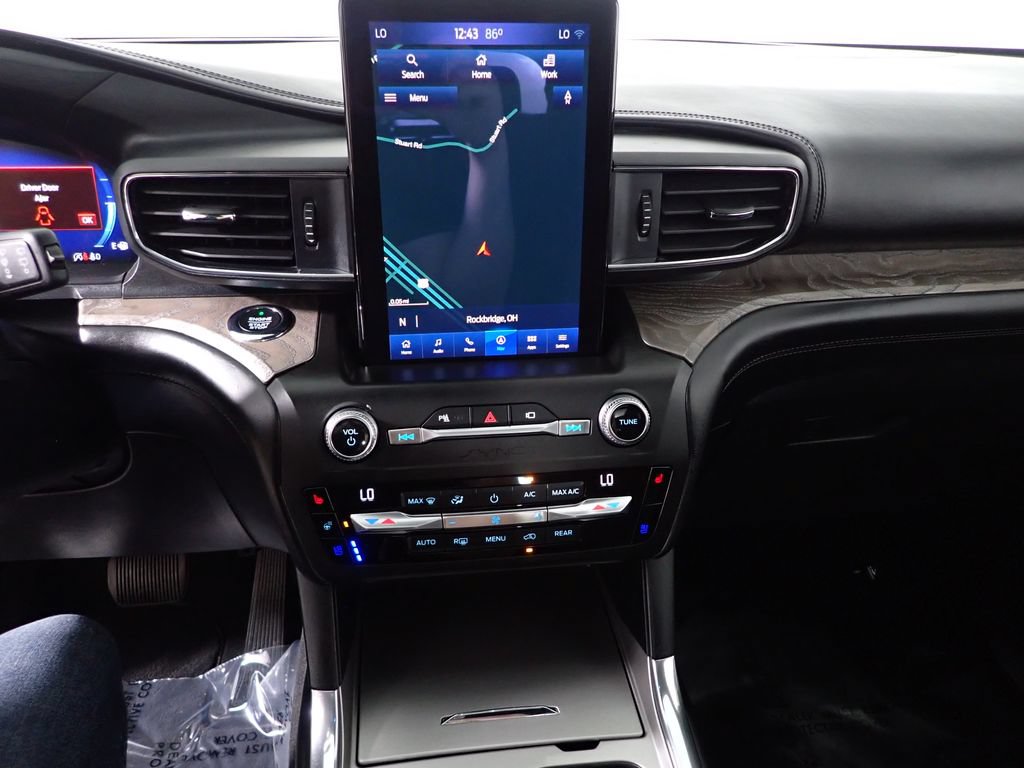 Used 2020 Ford Explorer Platinum w/ Premium Technology Package AWD/4WD image 34