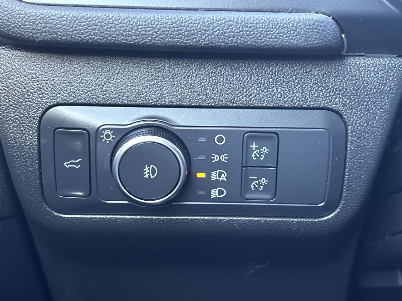 Used 2022 Ford Escape SEL w/ SEL Stealth AWD Package image 21