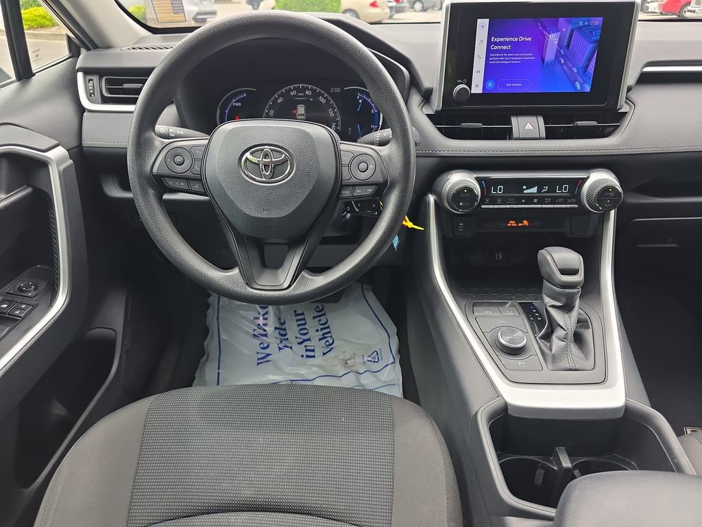 Used 2023 Toyota RAV4 LE AWD/4WD image 19