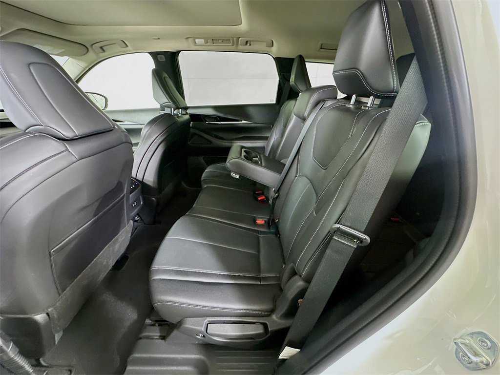 Used 2025 INFINITI QX60 Pure image 15