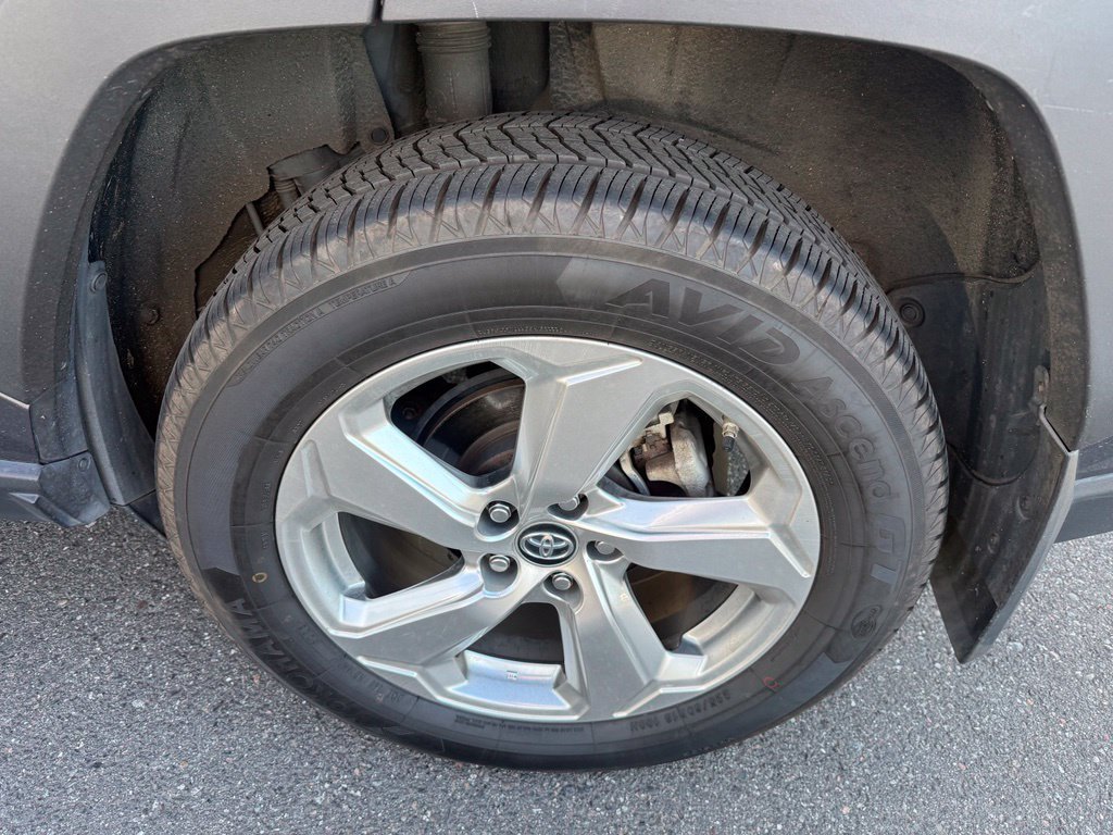 Used 2019 Toyota RAV4 Limited AWD/4WD image 15