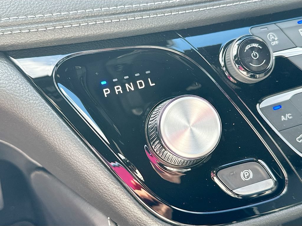 New 2027 Chrysler Pacifica Limited FWD image 22