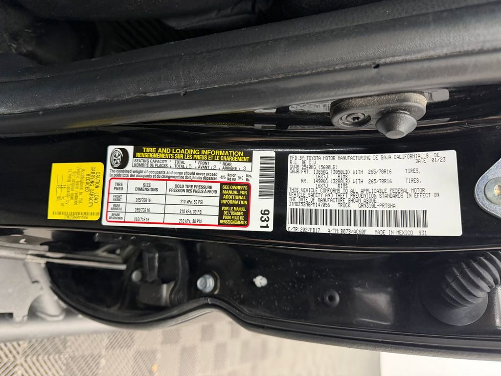 Used 2023 Toyota Tacoma TRD Off-Road w/ Technology Package AWD/4WD image 18