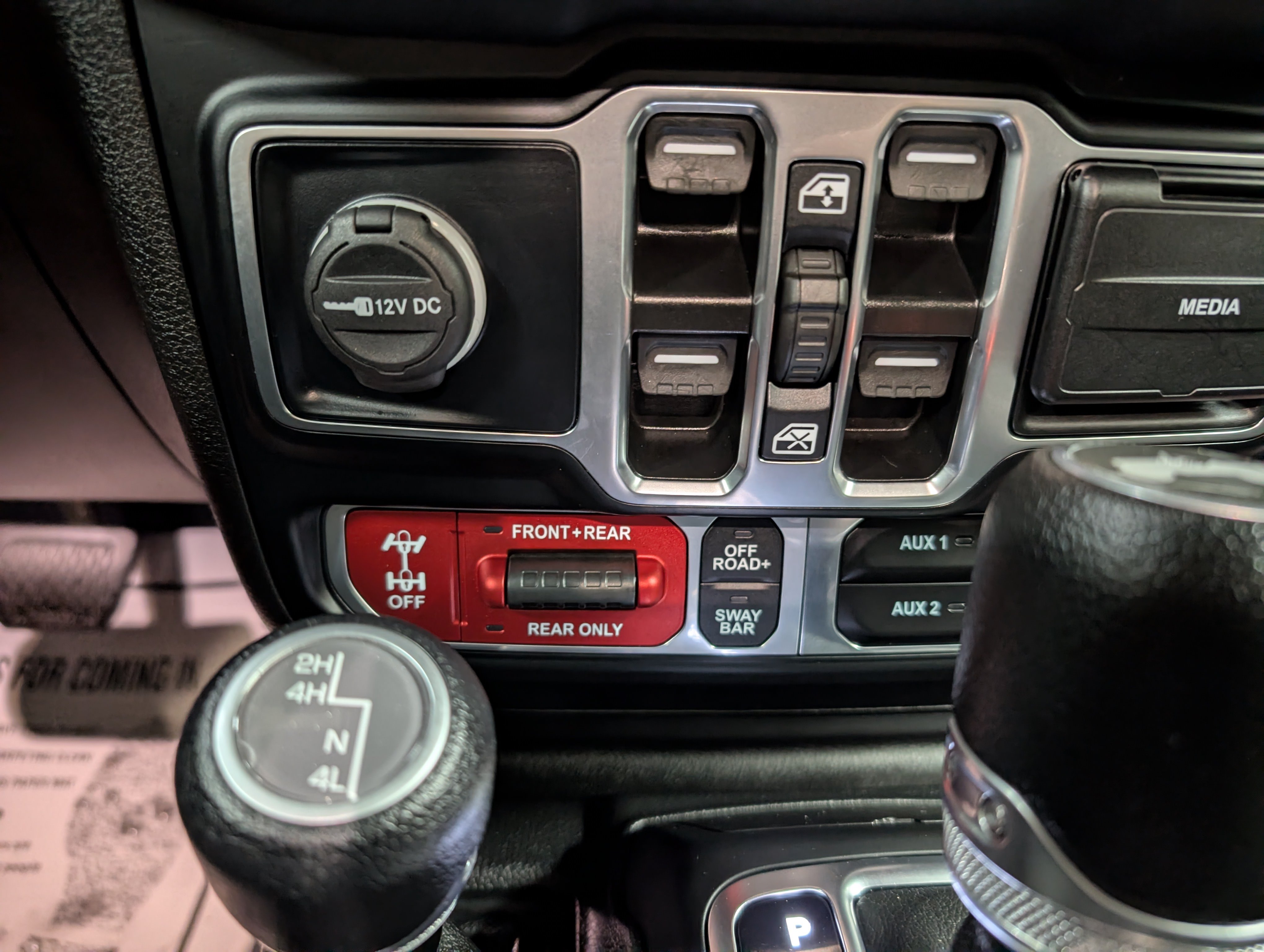 Used 2024 Jeep Wrangler Unlimited Rubicon AWD/4WD image 12