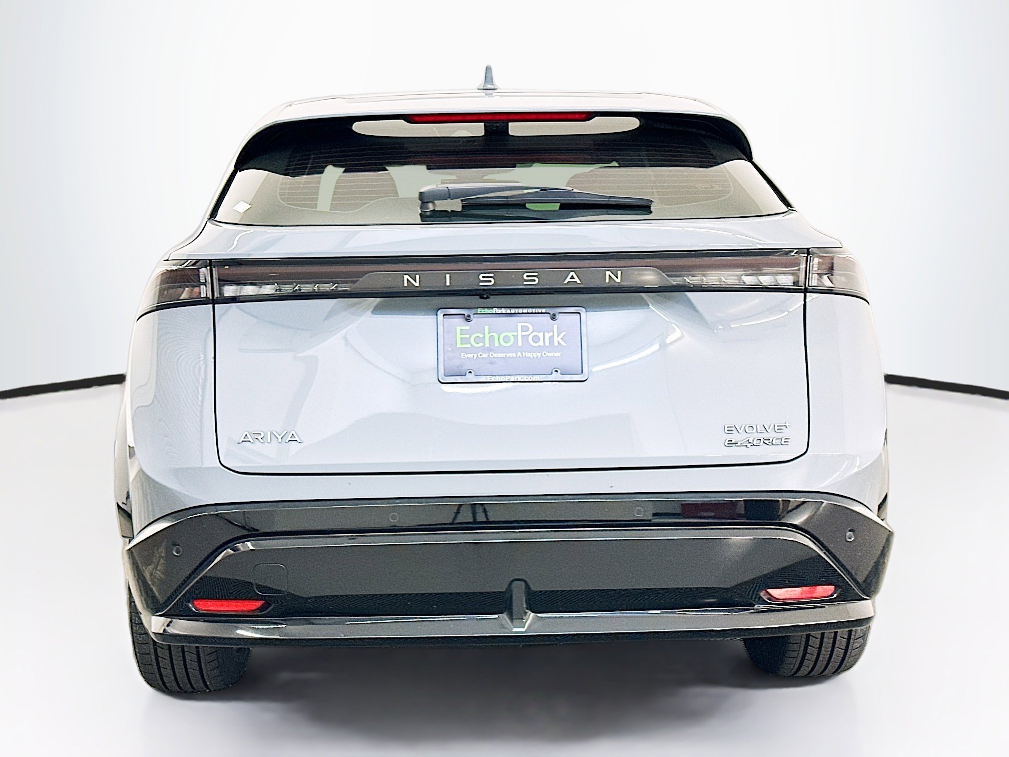 Used 2023 Nissan Ariya AWD image 7