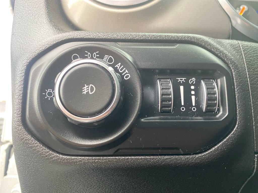Used 2021 Jeep Wrangler Sport AWD/4WD image 21