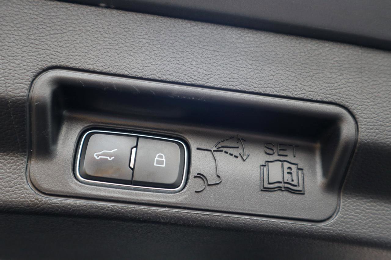 Used 2021 Ford Explorer XLT w/ Equipment Group 202A image 49