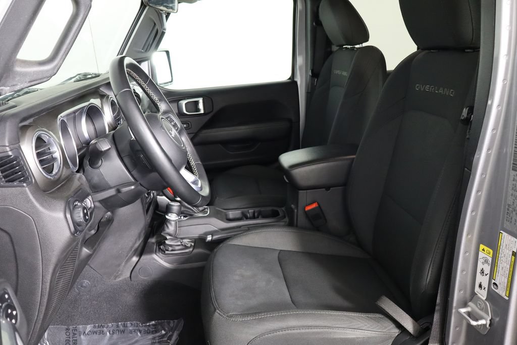 Used 2020 Jeep Gladiator Overland w/ Trailer Tow Package AWD/4WD image 14