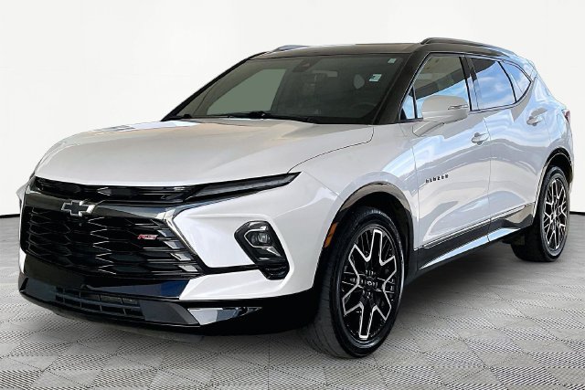Used 2023 Chevrolet Blazer RS w/ Driver Confidence II Package AWD/4WD image 3