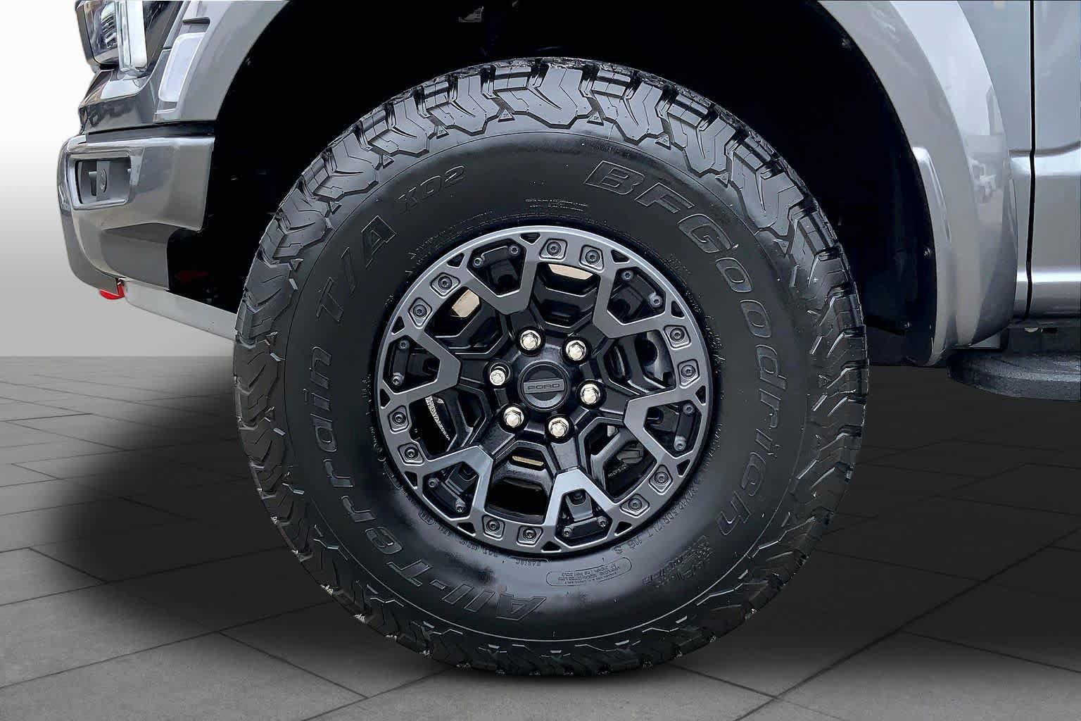 Used 2025 Ford F150 Raptor w/ Equipment Group 803A Raptor R AWD/4WD image 11
